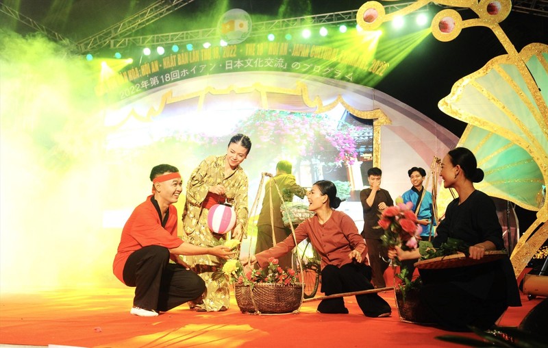 Художественный номер в рамках церемонии открытия. Фото: baoquangnam.vn