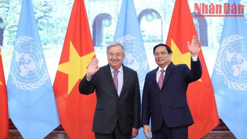 Премьер-министр Вьетнама Фам Минь Тьинь и Генеральный секретарь ООН Антониу Гутерриш. Фото: Чан Хай 