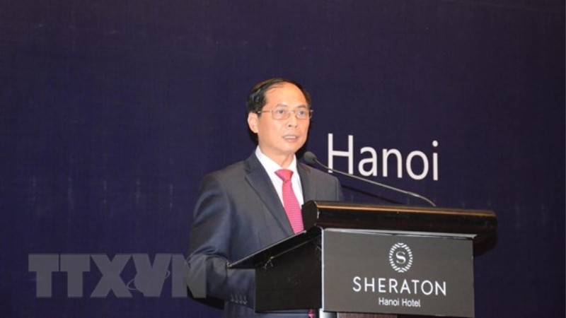 Министр иностранных дел Вьетнама Буй Тхань Шон выступает на церемонии. Фото: ВИА