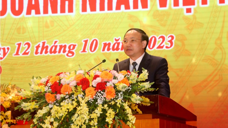 Секретарь Парткома провинции, Председатель Народного совета провинции Куангнинь Нгуен Суан Ки выступает на встрече. Фото: baoquangninh.vn
