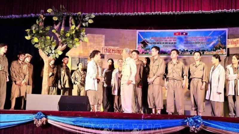Программа чествует Президента Хо Ши Мина и отношения особой дружбы между Вьетнамом и Лаосом. Фото: ВИА