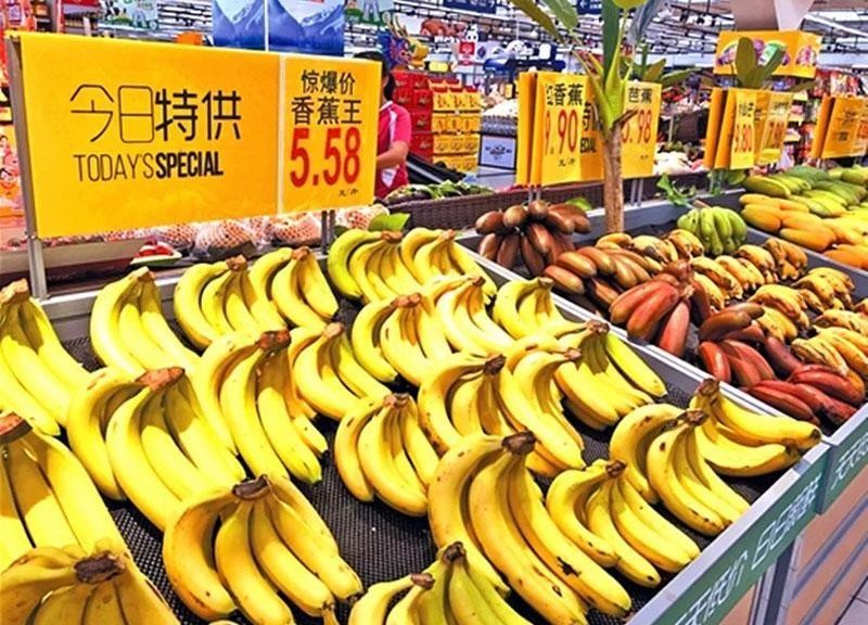 В китайских супермаркетах продаются разные сорта бананов.