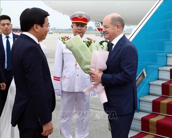 Канцлер ФРГ Олаф Шольц прибыл в Ханой, начав официальный визит во Вьетнам. Фото: ВИА