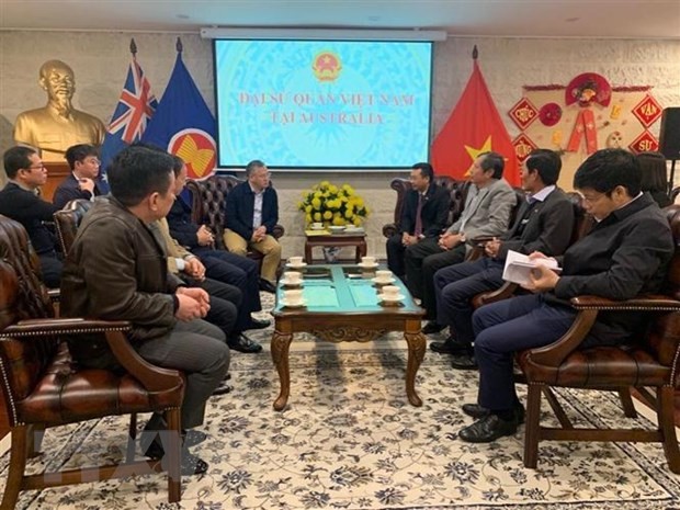 Общий вид рабочей встречи делегации МОБ с сотрудниками Посольства Вьетнама в Австралии. Фото: ВИА