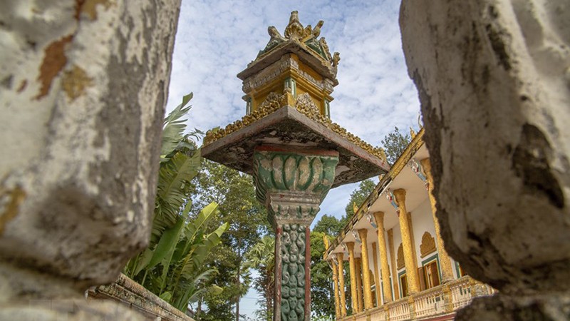 Пагода Каот является одной из шести кхмерских пагод тхеравады с уникальной архитектурой в провинции Тэйнинь.