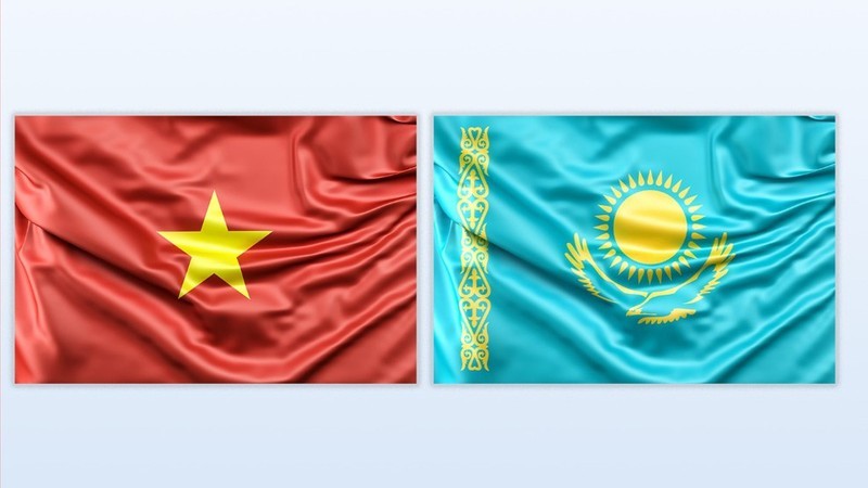 Это первый визит г-на Касым-Жомарта Токаева во Вьетнам в новой должности, а также первый визит Президента Казахстана во Вьетнам за последние 12 лет.
