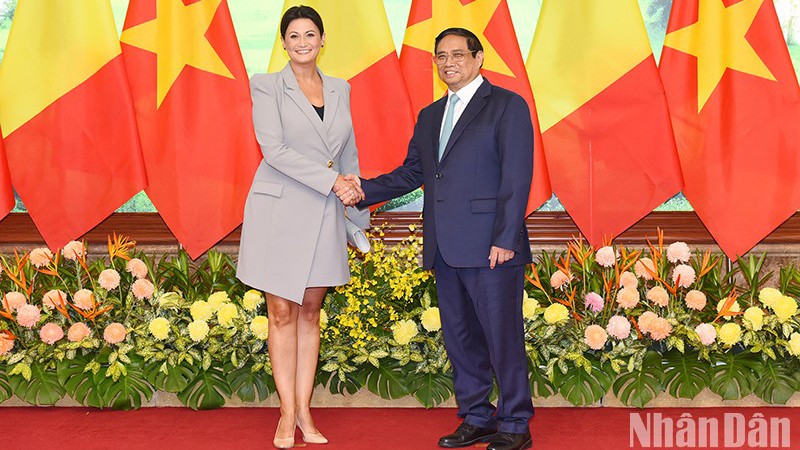 Премьер-министр Фам Минь Тьинь и Председатель Сената Бельгии Стефани Д'Оз. Фото: Чан Хай