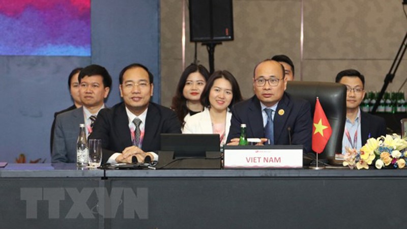 Вьетнамская делегация на мероприятиях. Фото: ВИА