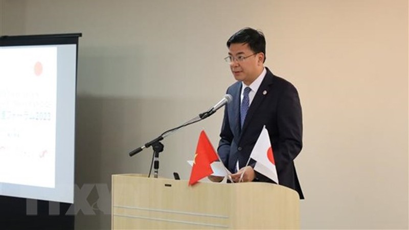 Посол Вьетнама в Японии Фам Куанг Хиеу выступает на форуме. Фото: ВИА