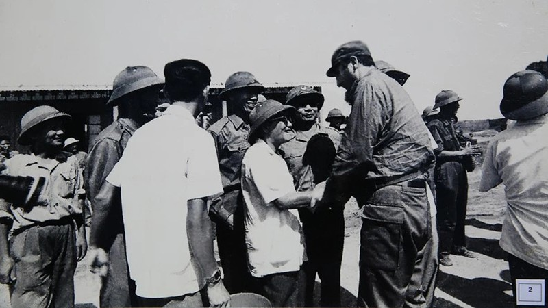 Команданте Фидель Кастро заявил, что готов поехать туда, «несмотря на все риски», как только его пригласила вьетнамская сторона.
