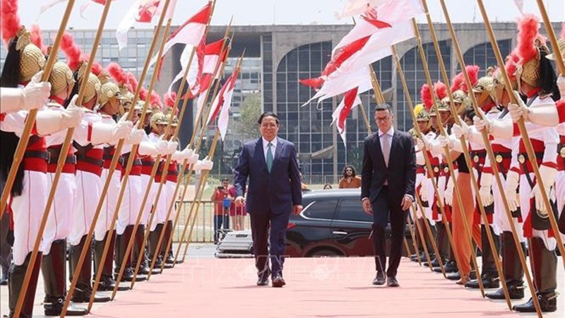 Официальная церемония встречи Премьер-министра Фам Минь Тьиня в Бразилии.