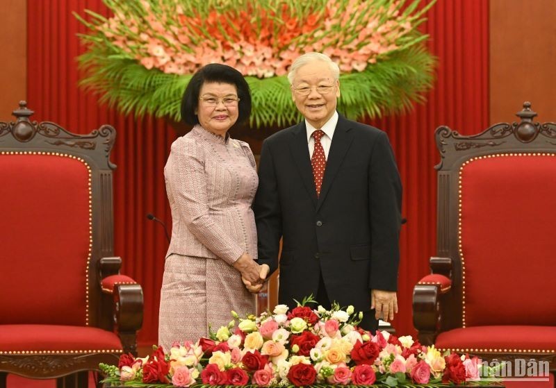 Генеральный секретарь ЦК КПВ Нгуен Фу Чонг и Председатель НА Камбоджи Самдек Кхуон Судари. Фото: Зюи Линь