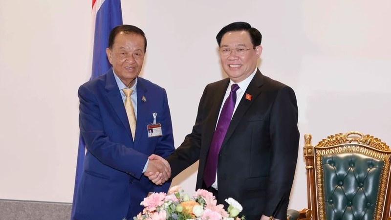 Председатель НС Вьетнама Выонг Динь Хюэ и Председатель НА, Председатель Палаты представителей Таиланда Ван Мухамад Нур Матха. Фото: ВИА