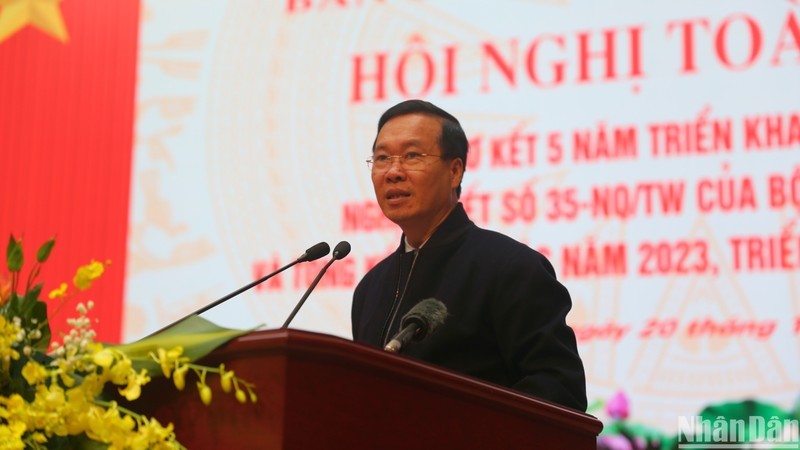 Президент Во Ван Тхыонг выступает на конференции. Фото: Хай Данг