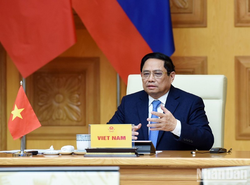 Премьер-министр Фам Минь Тьинь выступает на саммите. Фото: Чан Хай