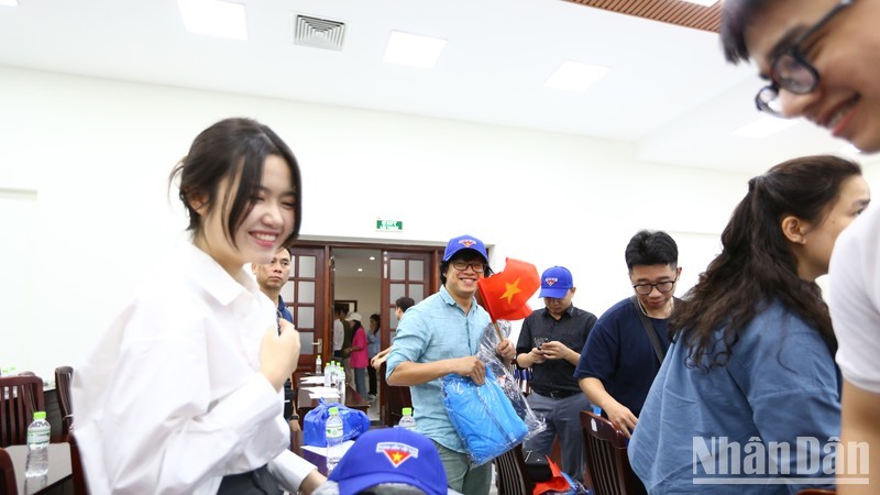 Делегация вьетнамской молодежи готова ко Всемирному фестивалю молодежи 2024 года.