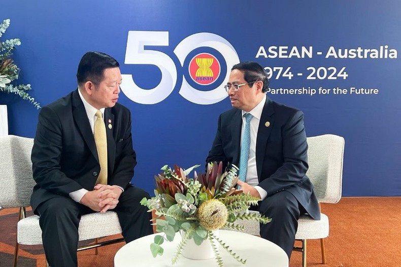 Премьер-министр Фам Минь Тьинь на встрече с Генеральным секретарем АСЕАН Као Ким Хорн. Фото: Нят Бак