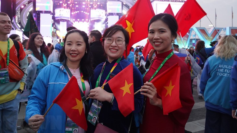 Вьетнамские девушки на Всемирном фестивале молодежи. Фото: ВИА