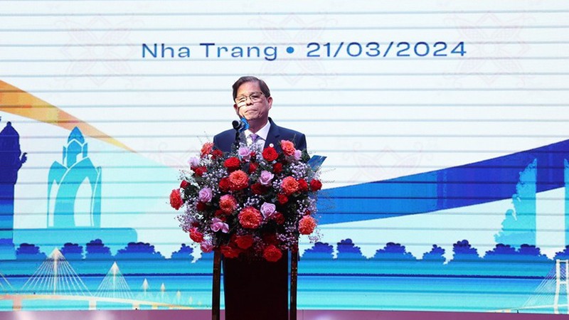 Руководитель провинции Кханьхоа выступает на конференции. Фото: ВИА