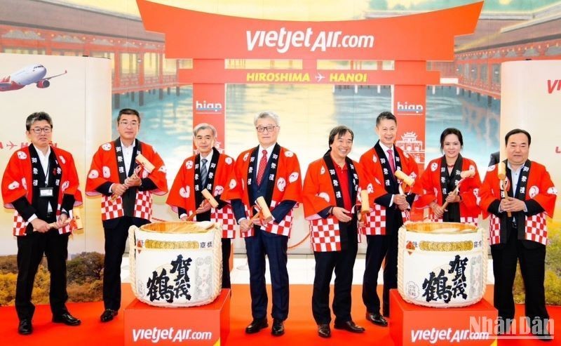 Это восьмой рейс Vietjet между Вьетнамом и Японией и первый прямой рейс между Вьетнамом и Хиросимой.