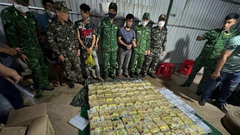 Уничтожение собранных наркотиков Китаем и Вьетнамом демонстрирует результаты усилий двух стран в работе по профилактике и контролю над наркотиками. Фото: ВИА