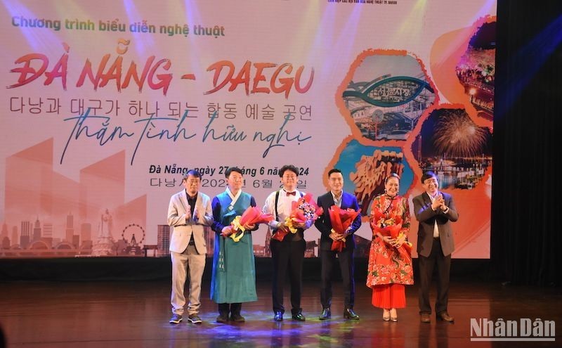 Дружественная художественная программа Дананг-Тэгу направлена на расширение обменов и продвижение культуры между Данангом и Тэгу.