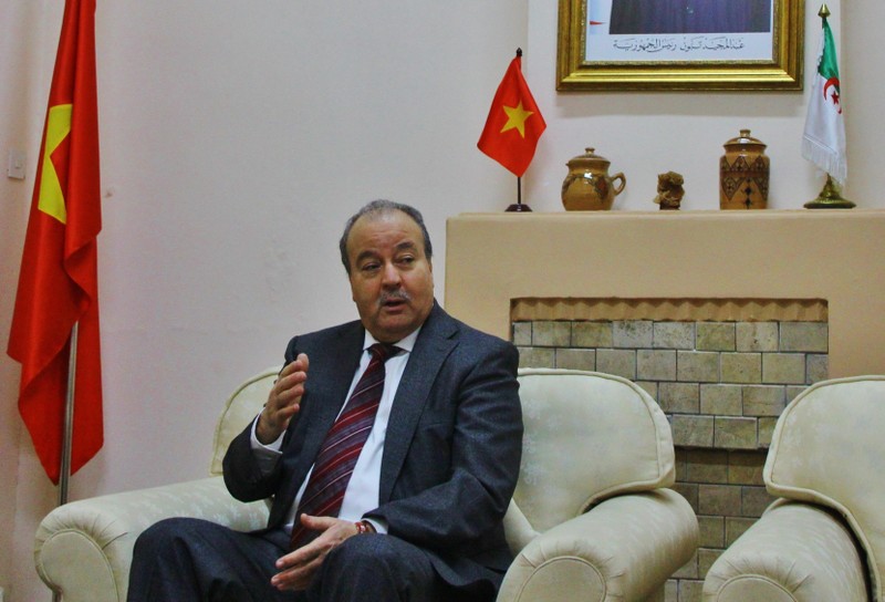 Посол Алжира во Вьетнаме Бубазин Абдельхамид. Фото: ВИА