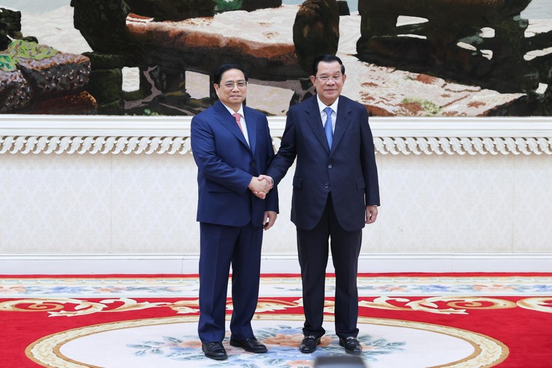 Премьер-министр Вьетнама Фам Минь Тьинь и Премьер-министр Камбоджи Хун Сен. Фото: VGP