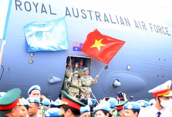 Самолет Правительства Австралии доставил саперную группу и 4-й военно-полевой госпиталь 2-го уровня для выполнения миротворческой миссии в апреле 2022 года. Фото: ВИА
