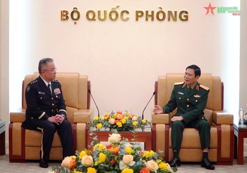 Генерал-полковник Нгуен Тан Кыонг принимает генерала армии Ёсиду Ёсихидэ. Фото: qdnd.vn