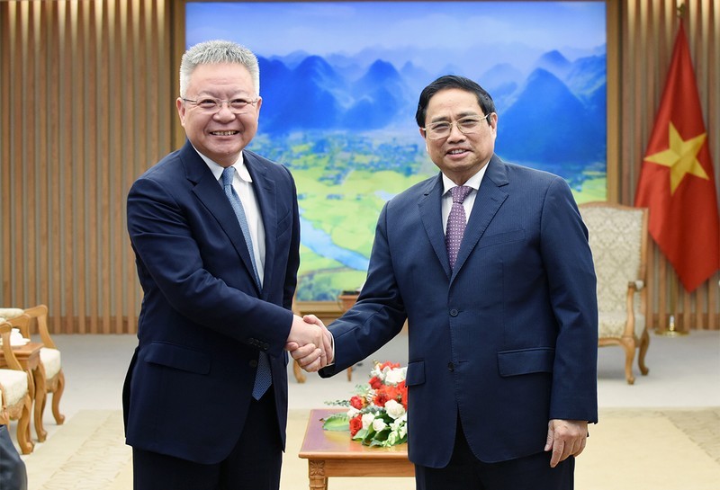 Премьер-министр Фам Минь Тьинь и Секретарь Парткома провинции Хайнань Шэнь Сяомин.