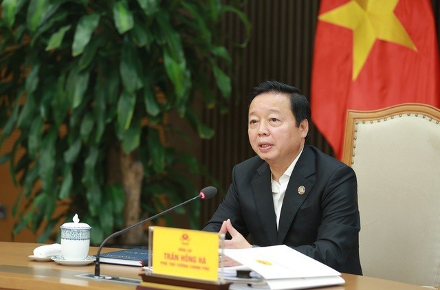 Вице-премьер Чан Хонг Ха выступает на заседании, посвященном Национальной генеральной программе развития культуры Вьетнама на период 2023-2030 гг. Фото: VGP