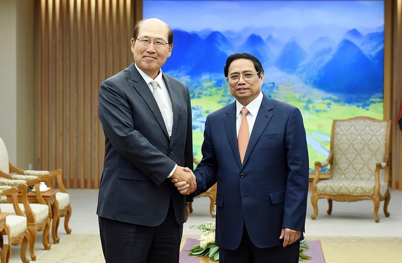 Премьер-министр Фам Минь Тьинь принимает Генерального секретаря ИМО Ки Так Лима. Фото: Чан Хай