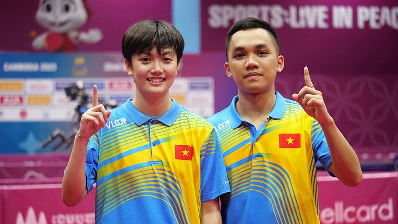 Игроки по настольному теннису Чан Май Нгок и Динь Ань Хоанг выиграли золотую медаль в мужском и женском парном разряде.