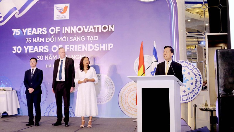 Заместитель министра иностранных дел Вьетнама Ха Ким Нгок выступает на мероприятии. Фото: baoquocte.vn