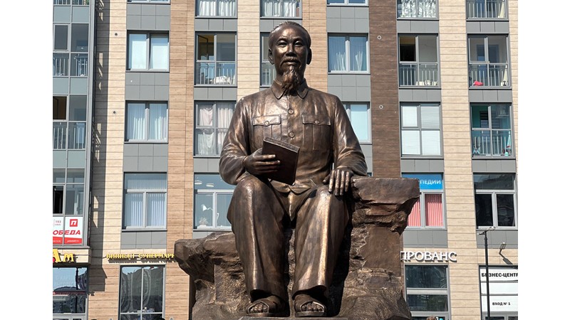 Памятник Президенту Хо Ши Мину, открытый 30 июня в Санкт-Петербурге. Фото: Суан Хынг