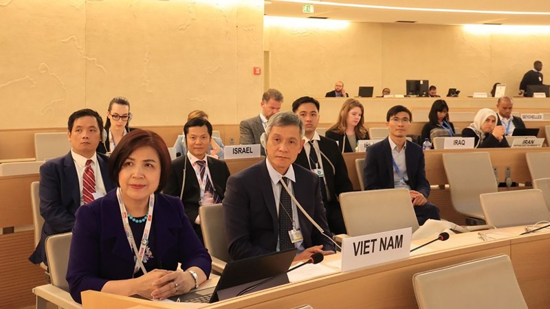 Помощник министра иностранных дел Вьетнама Нгуен Минь Ву (передний ряд, второй слева) принимает участие в сессии СПЧ. Фото: baoquocte.vn