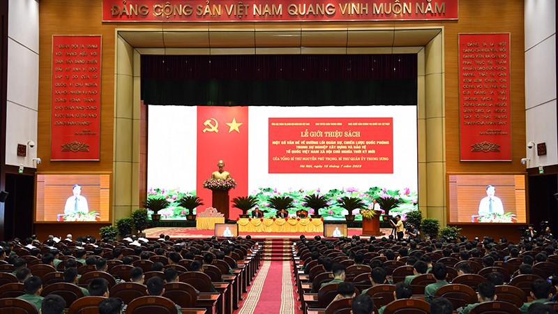 Общий вид церемонии презентации книги Генерального секретаря ЦК КПВ Нгуен Фу Чонга.