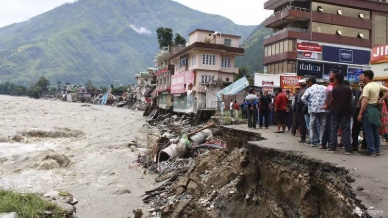 Последствия наводнений в индийском штате Химачал-Прадеш, 11 июля 2023 года. Фото: AP