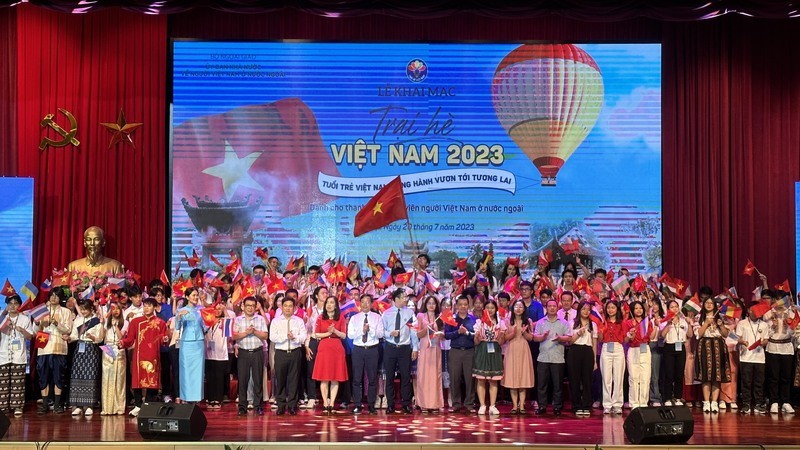 В Летнем лагере принимает участие большое количество молодых вьетнамцев.