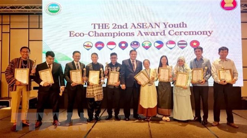 Церемония вручения Премии молодого экологического чемпиона АСЕАН. Фото: ВИА