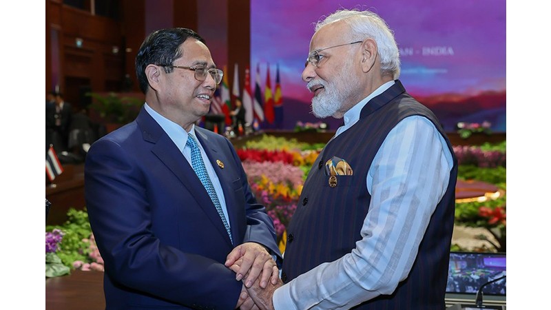 Премьер-министр Фам Минь Тьинь (слева) и Премьер-министр Индии Нарендра Моди. Фото: Нят Бак