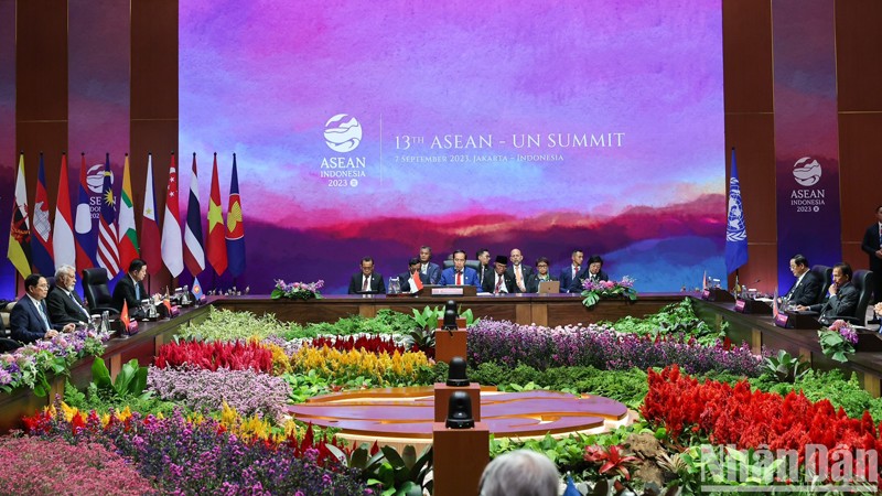 Общий вид 13-го саммита АСЕАН – ООН.