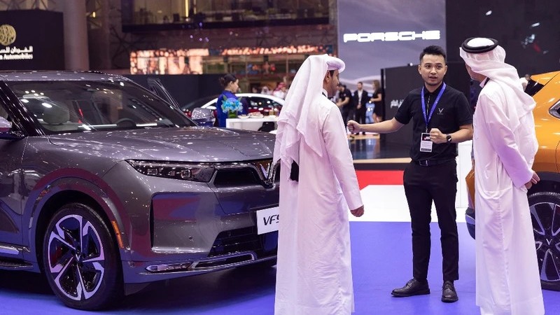 Электромобили VinFast представлены на Женевском международном автосалоне в Катаре 2023 года.