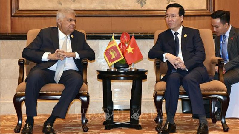 Президент Вьетнама Во Ван Тхыонг (справа) и Президент Шри-Ланки Ранил Викремесингхе. Фото: ВИА