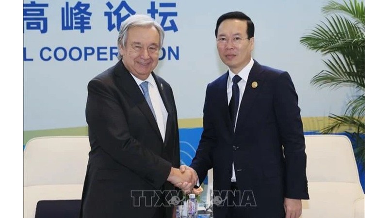 Президент Вьетнама Во Ван Тхыонг (справа) и Генеральный секретарь ООН Антониу Гутерриш. Фото: ВИА