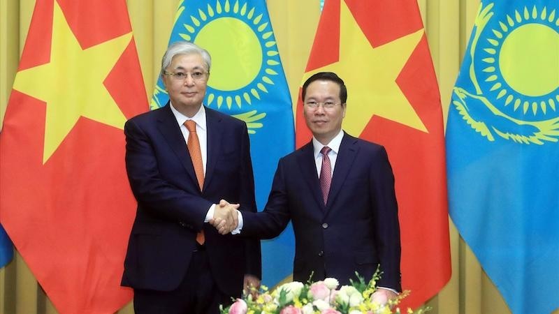Президент Вьетнама Во Ван Тхыонг и Президент Казахстана Касым-Жомарт Токаев. Фото: ВИА