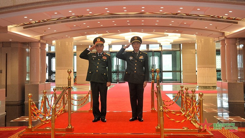 Официальная церемония встречи генерала армии Фан Ван Жанга. Фото: qdnd.vn