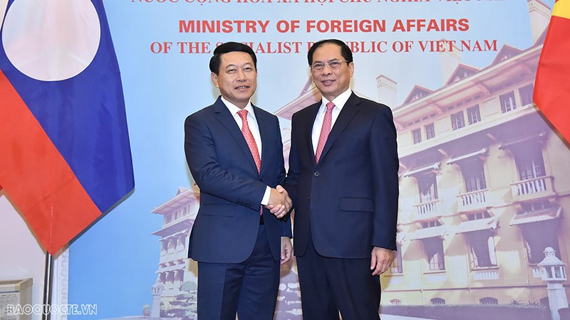 Министры иностранных дел Вьетнама и Лаоса. Фото: baoquocte.vn