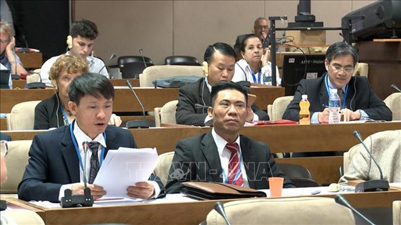 Товарищ Во Ван Бе представил на совещании свой доклад. Фото: ВИА